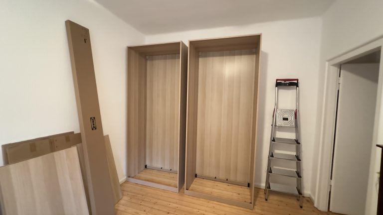 Möbelmontage Vorher - Unmontiert